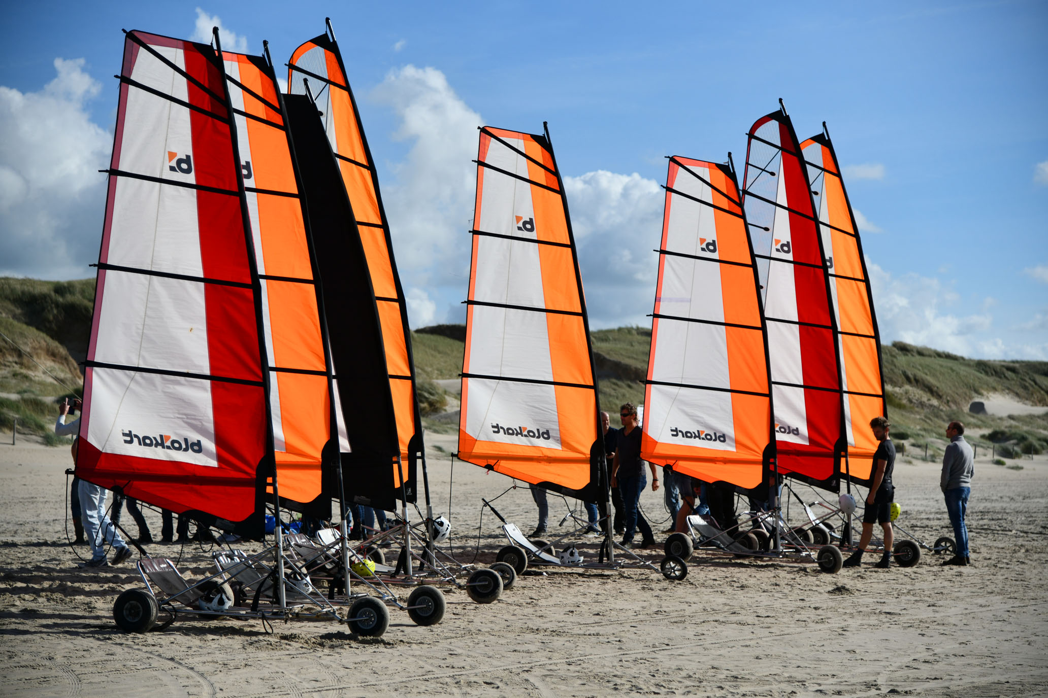 DSC_2255_Omgeving_2K_Q8 Zeilwagens op het strand